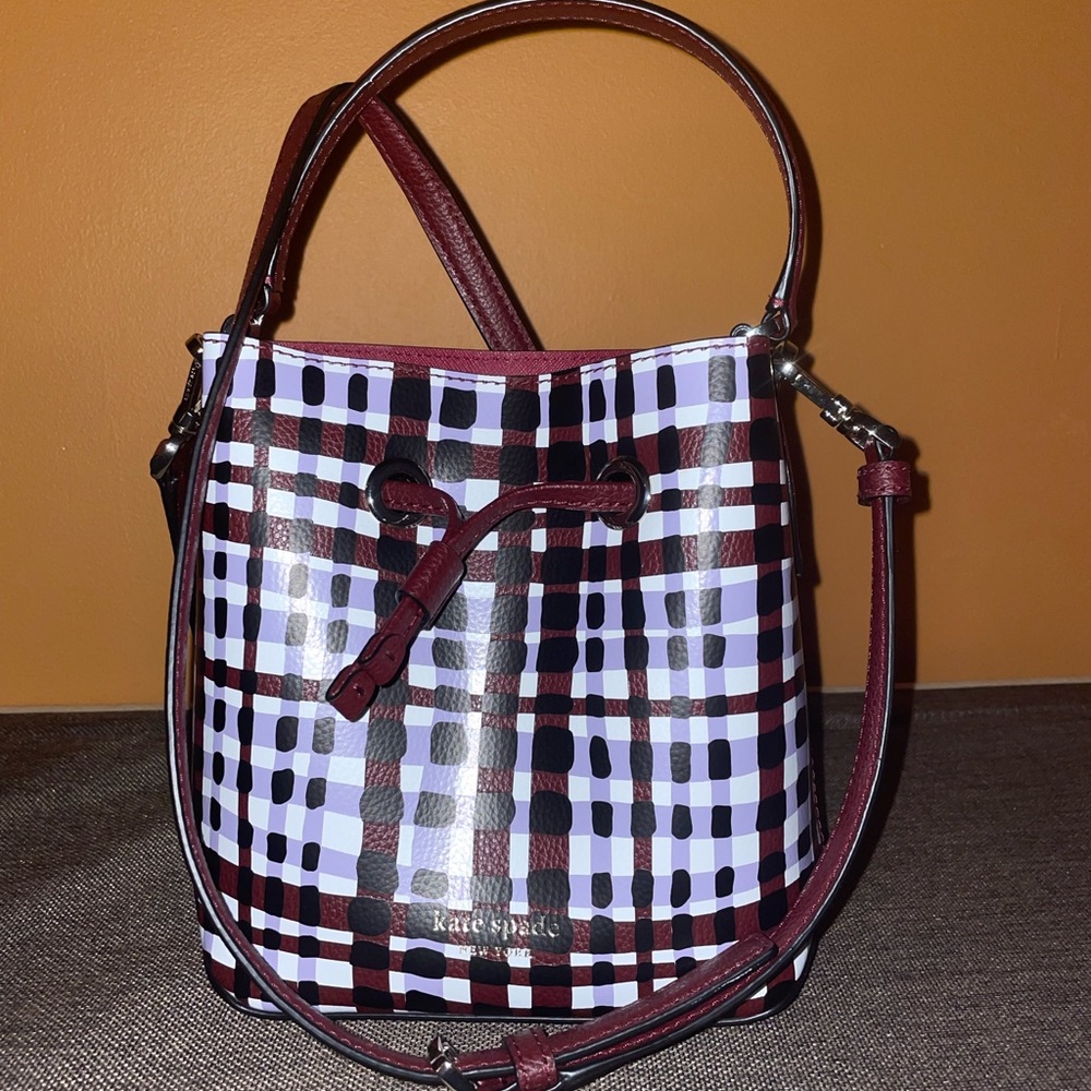 Super cute Kate Spade Eva small bucket bag